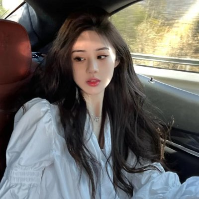 奶包下山财阀家人抢着宠